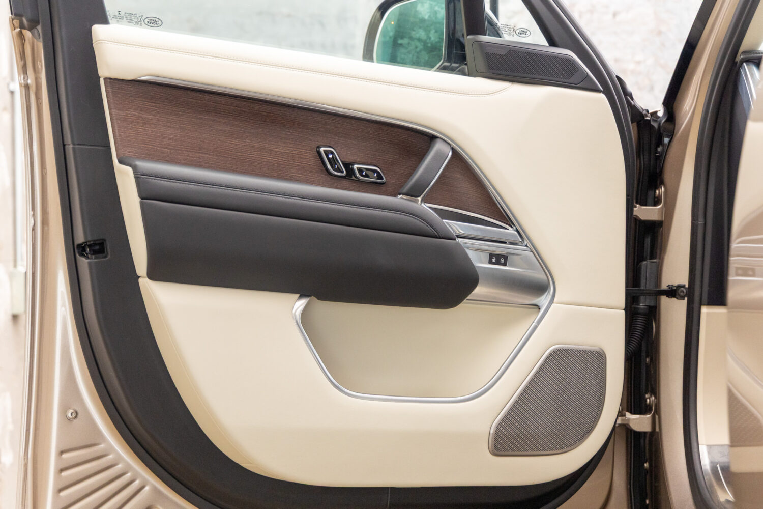 レンジローバー オートバイオグラフィー P530 LWB 7人乗り