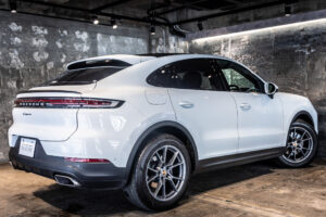 カイエンクーペ 3.0 ティプトロニックS リアコンフォートベンチシート 4WD