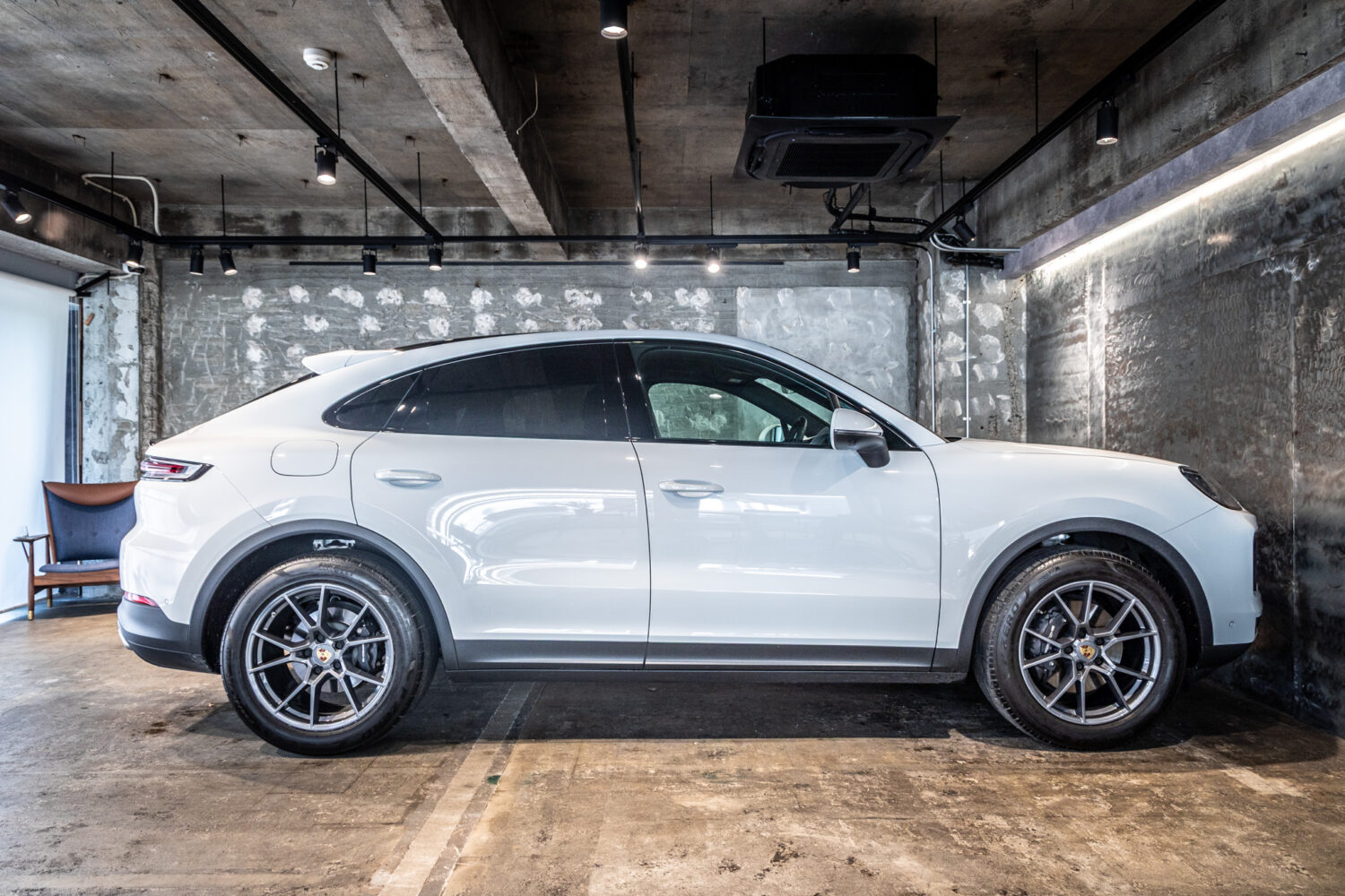 カイエンクーペ 3.0 ティプトロニックS リアコンフォートベンチシート 4WD