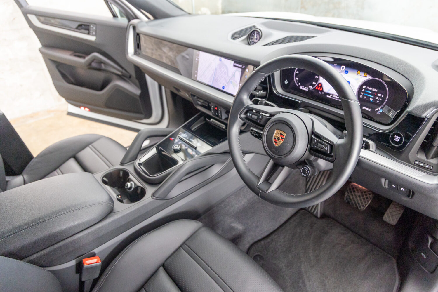 カイエンクーペ 3.0 ティプトロニックS リアコンフォートベンチシート 4WD