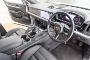 カイエンクーペ 3.0 ティプトロニックS リアコンフォートベンチシート 4WD