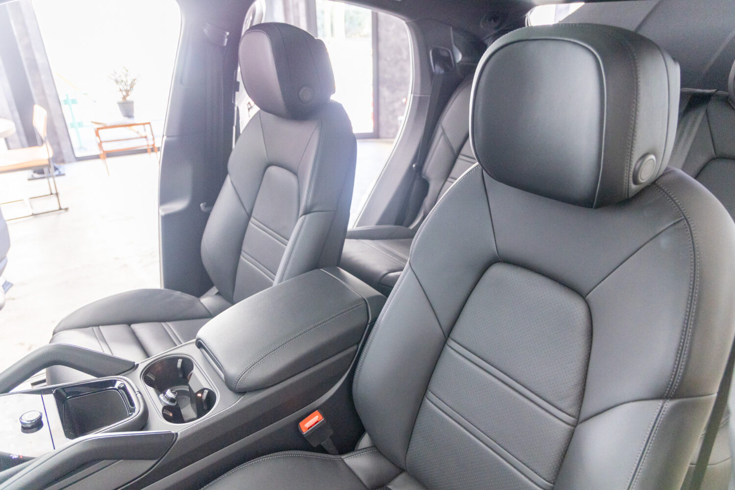 カイエンクーペ 3.0 ティプトロニックS リアコンフォートベンチシート 4WD