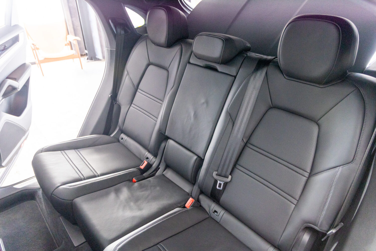 カイエンクーペ 3.0 ティプトロニックS リアコンフォートベンチシート 4WD