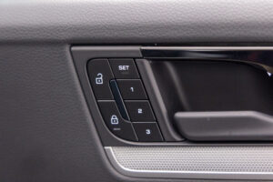 カイエンクーペ 3.0 ティプトロニックS リアコンフォートベンチシート 4WD