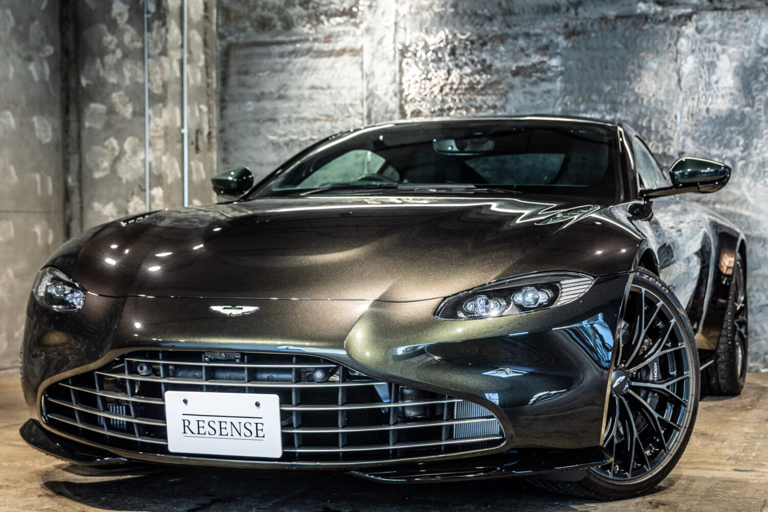 ヴァンテージ 110th Anniversary Midnight edition