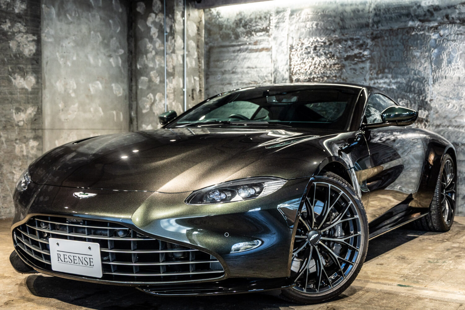 ヴァンテージ 110th Anniversary Midnight edition