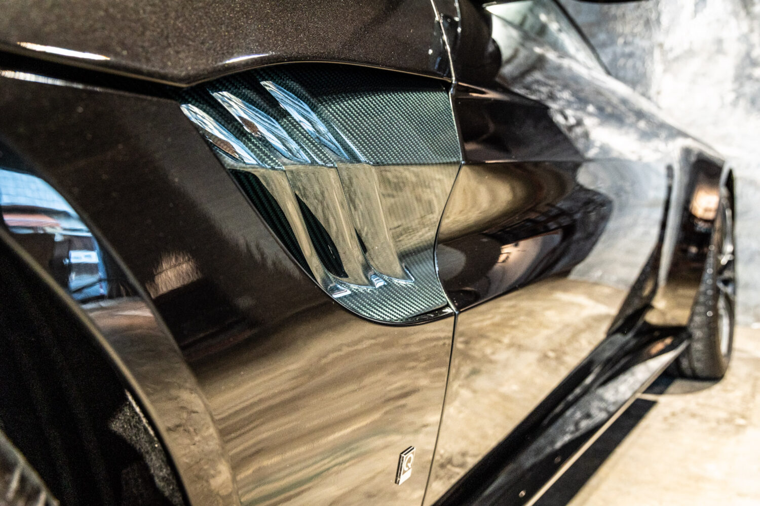 ヴァンテージ 110th Anniversary Midnight edition