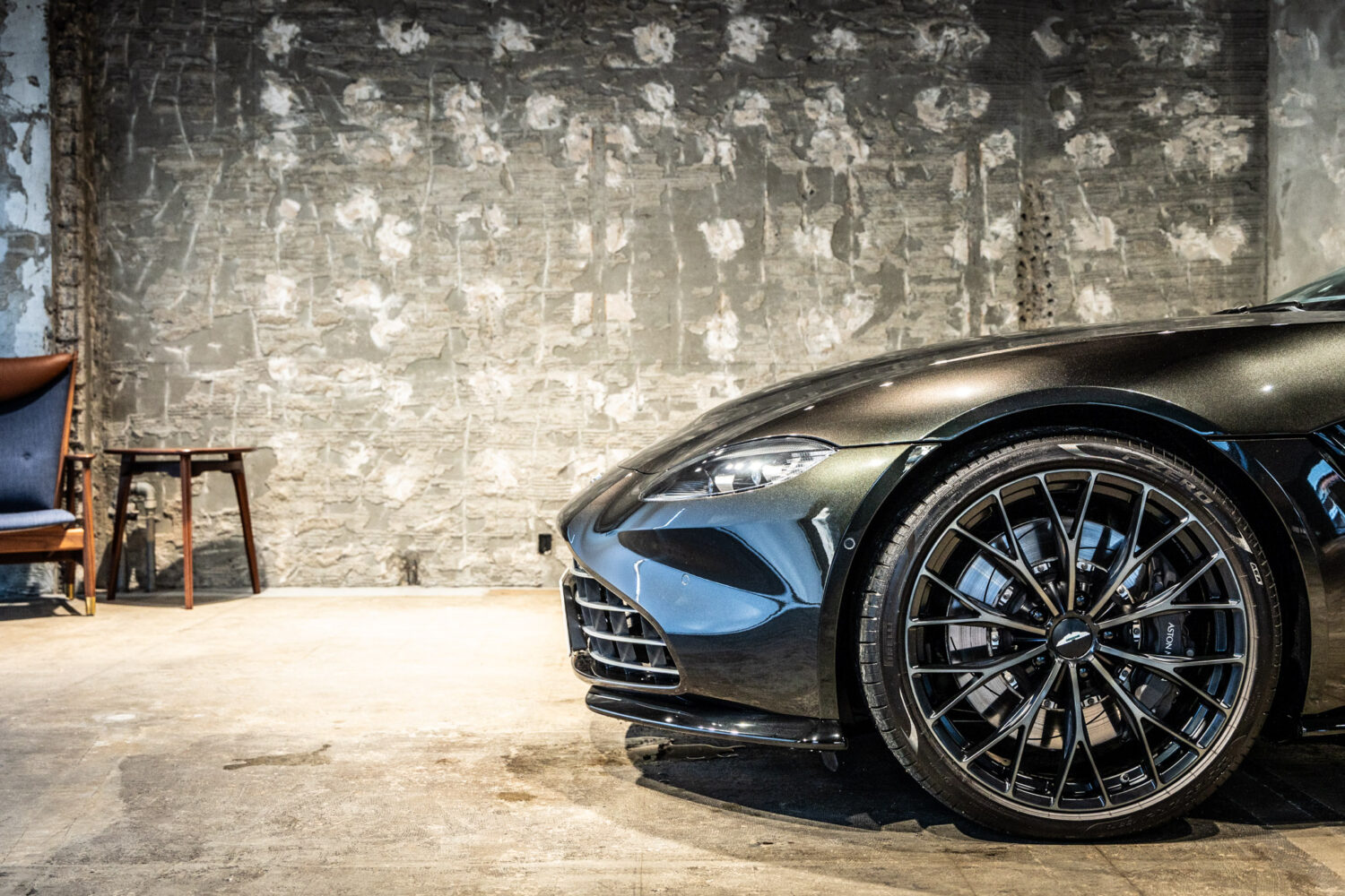 ヴァンテージ 110th Anniversary Midnight edition