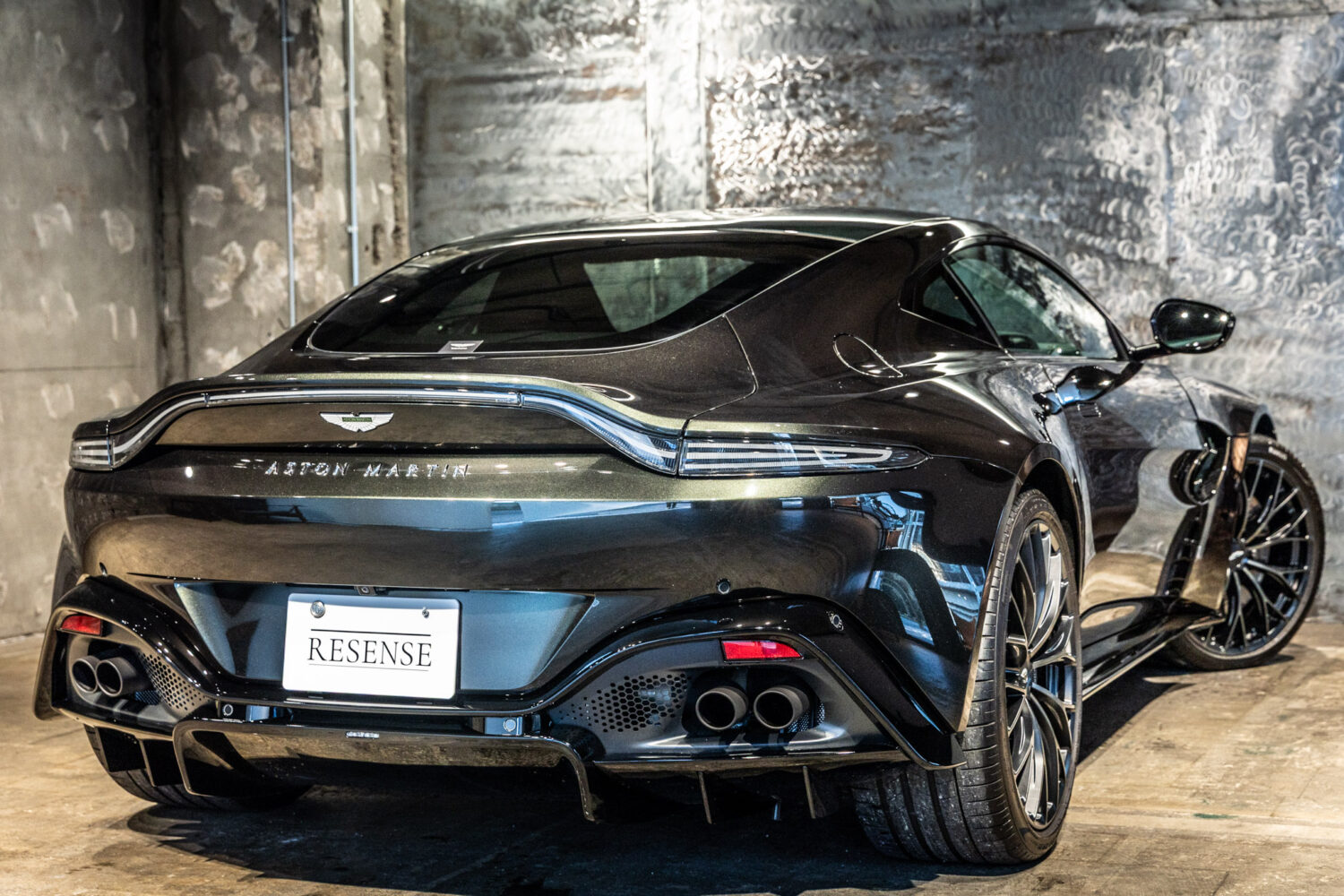 ヴァンテージ 110th Anniversary Midnight edition