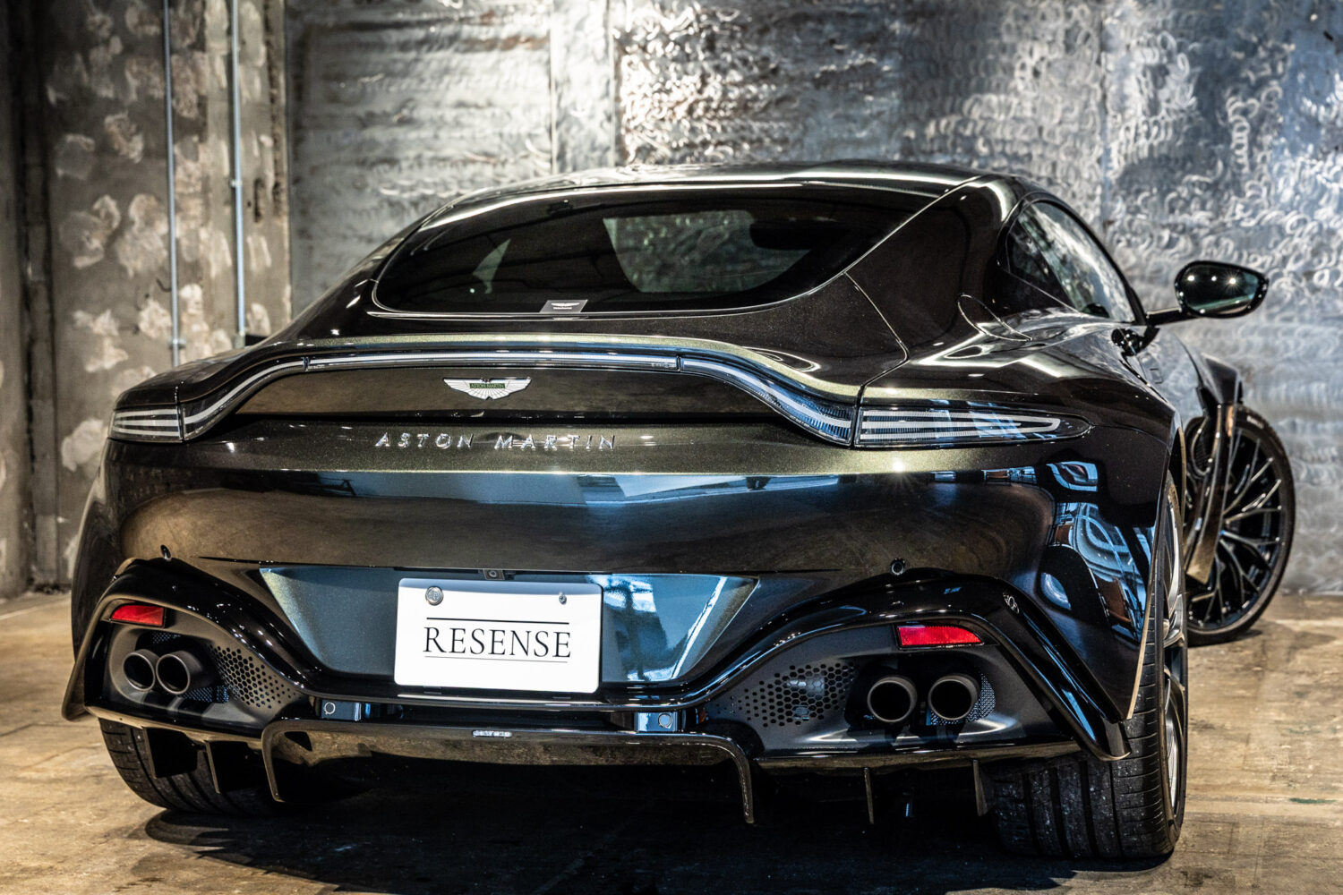 ヴァンテージ 110th Anniversary Midnight edition