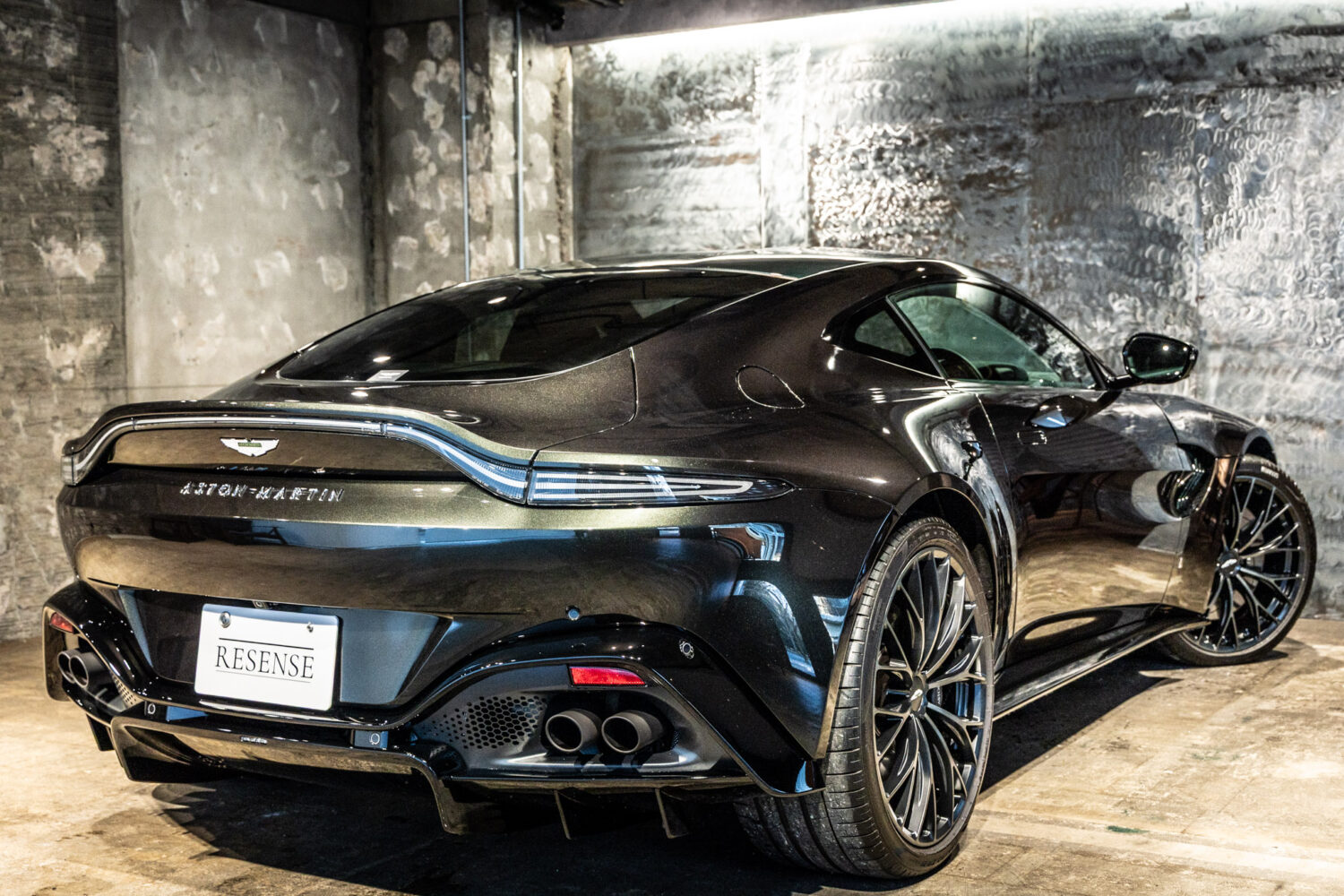 ヴァンテージ 110th Anniversary Midnight edition