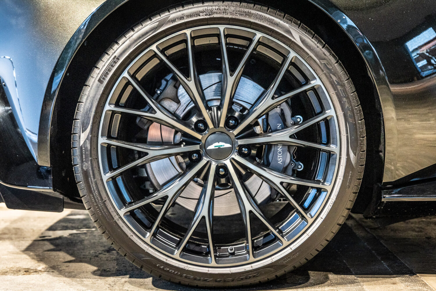 ヴァンテージ 110th Anniversary Midnight edition