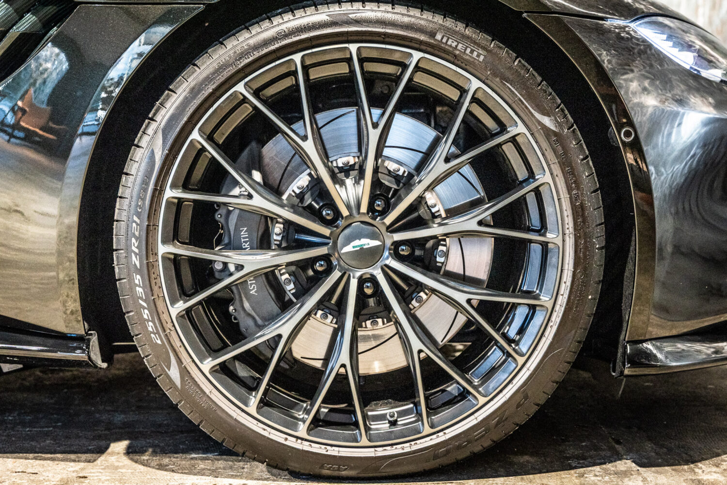 ヴァンテージ 110th Anniversary Midnight edition