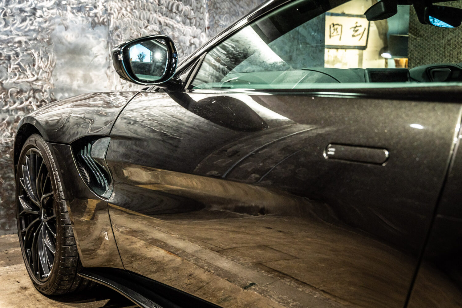 ヴァンテージ 110th Anniversary Midnight edition