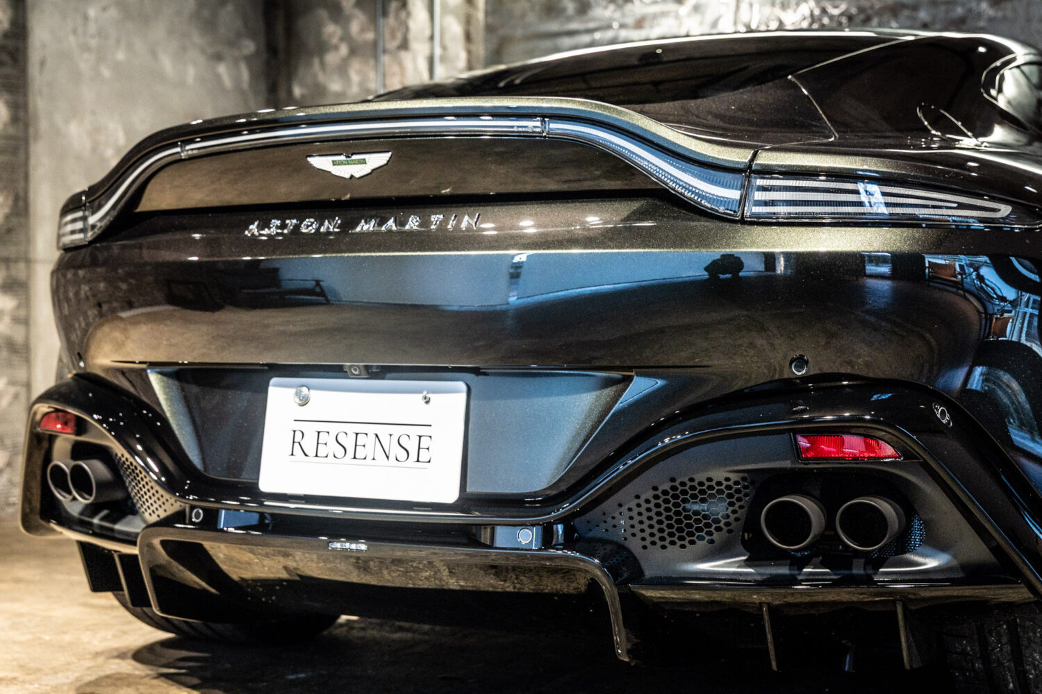 ヴァンテージ 110th Anniversary Midnight edition