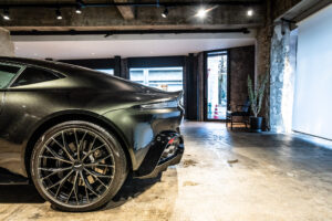 ヴァンテージ 110th Anniversary Midnight edition