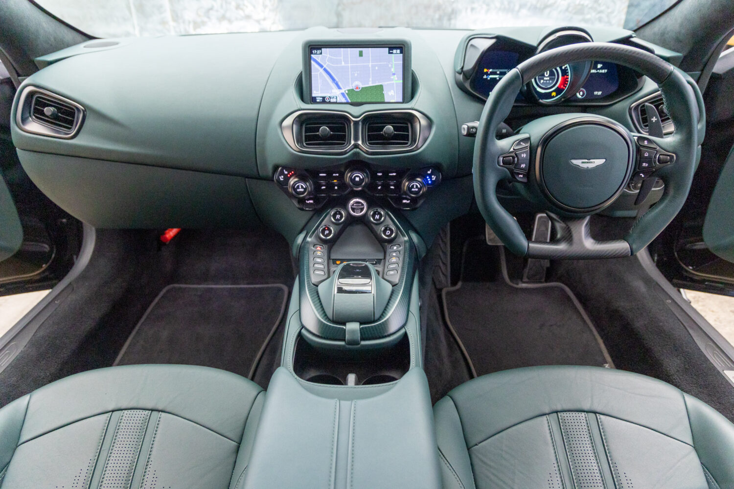 ヴァンテージ 110th Anniversary Midnight edition