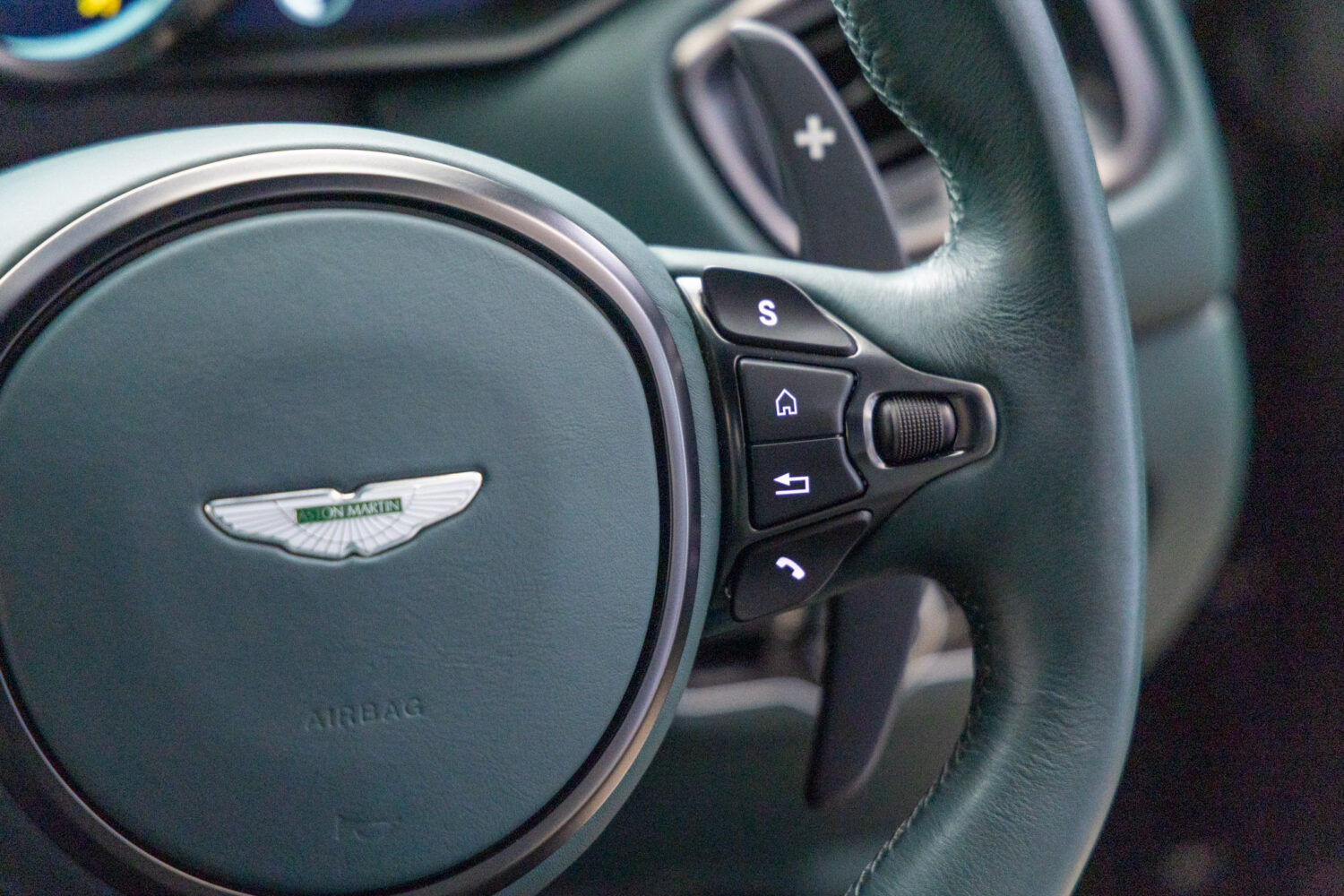 ヴァンテージ 110th Anniversary Midnight edition