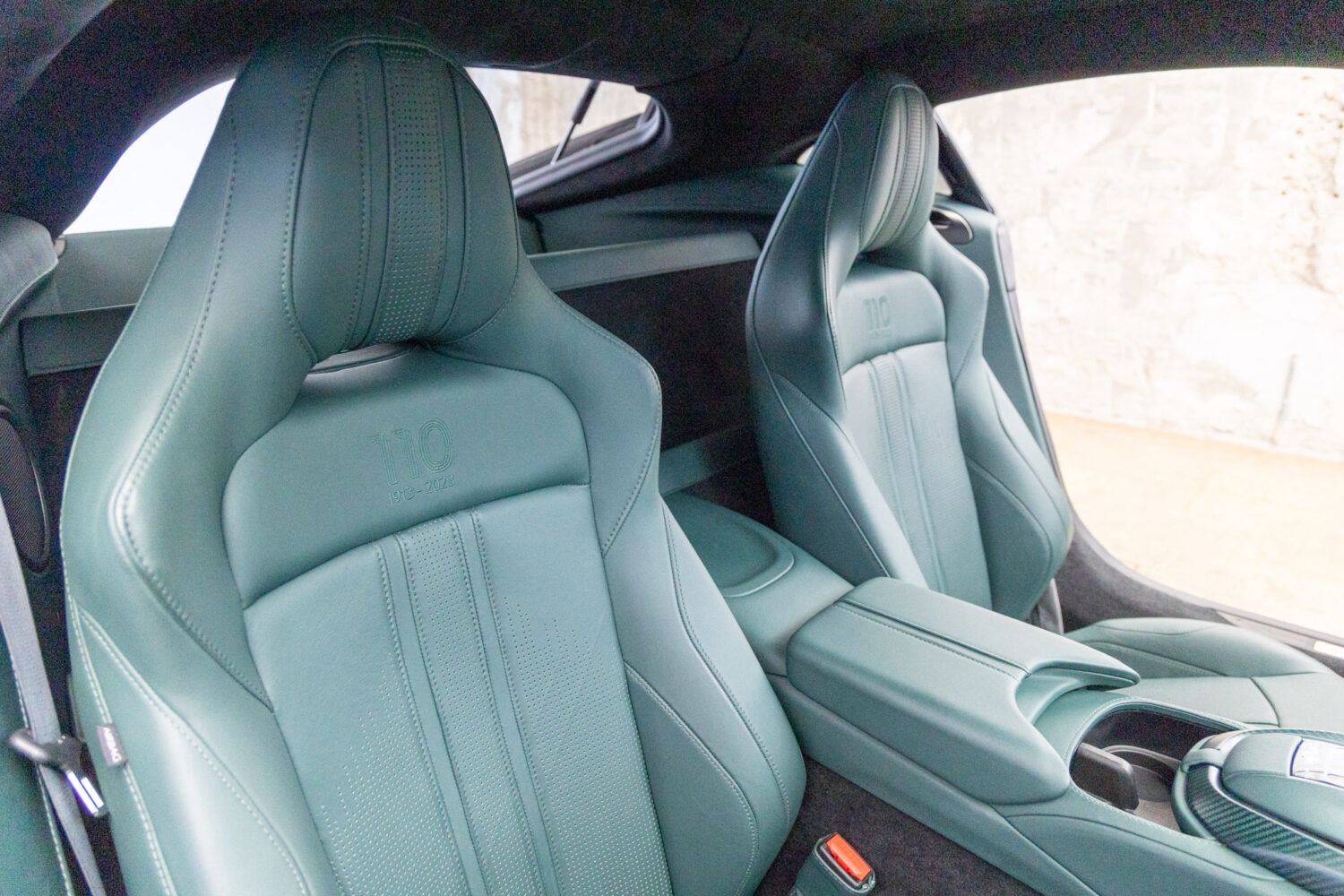 ヴァンテージ 110th Anniversary Midnight edition