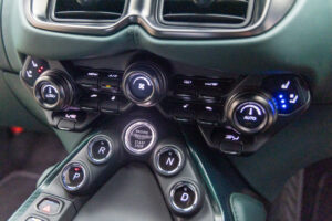 ヴァンテージ 110th Anniversary Midnight edition