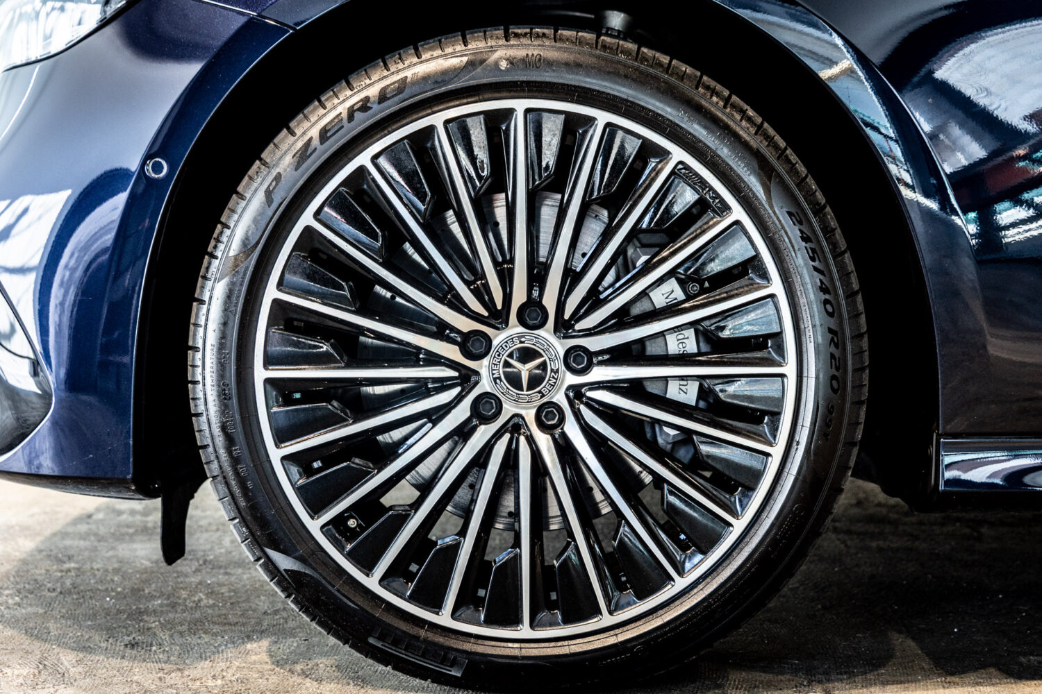 Eクラス E300エクスクルーシブ AMGライン(ISG)