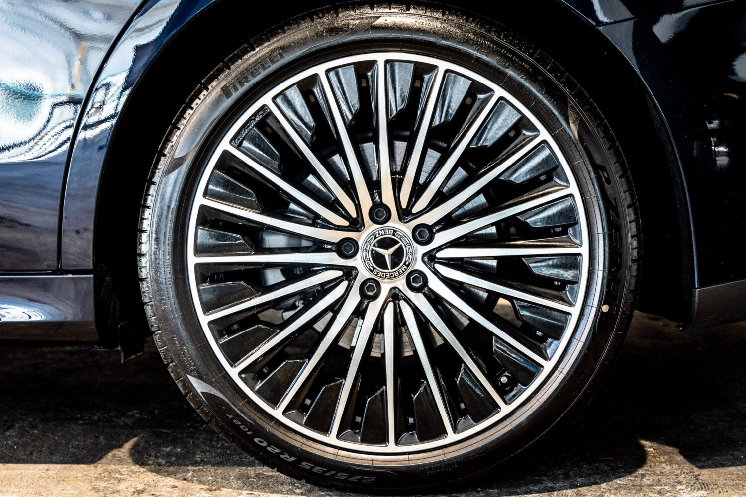 Eクラス E300エクスクルーシブ AMGライン(ISG)