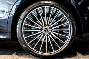 Eクラス E300エクスクルーシブ AMGライン(ISG)