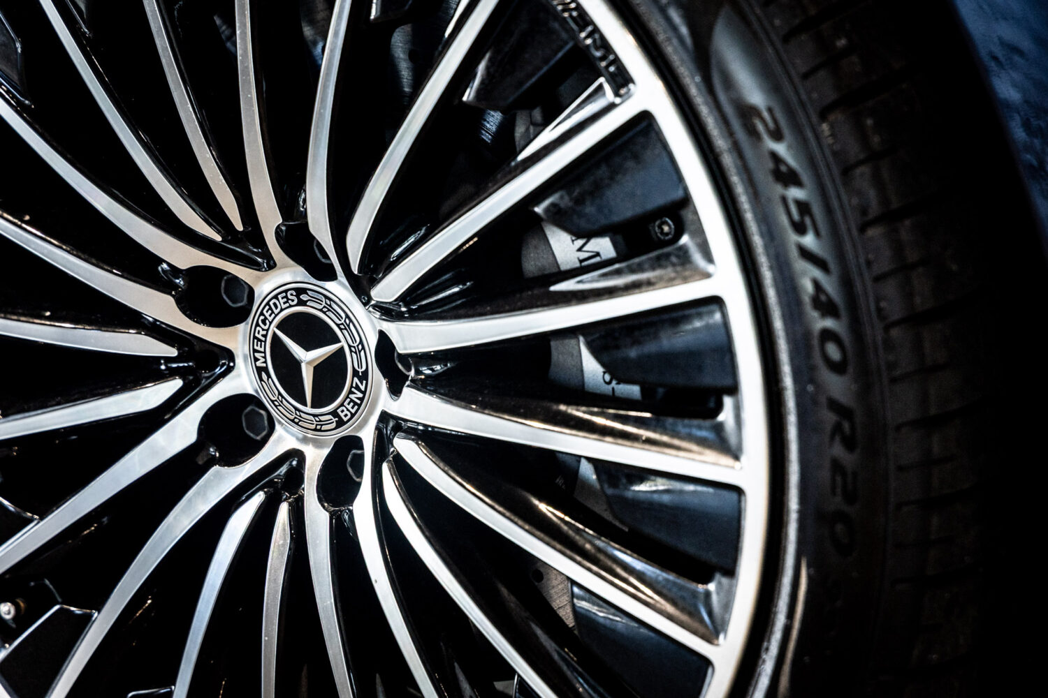 Eクラス E300エクスクルーシブ AMGライン(ISG)