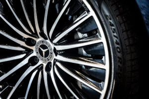 Eクラス E300エクスクルーシブ AMGライン(ISG)