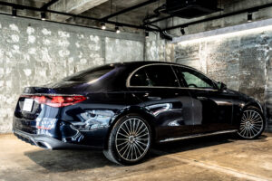 Eクラス E300エクスクルーシブ AMGライン(ISG)