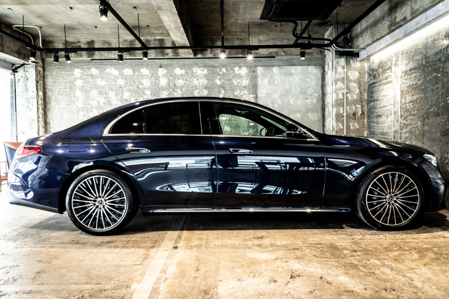 Eクラス E300エクスクルーシブ AMGライン(ISG)