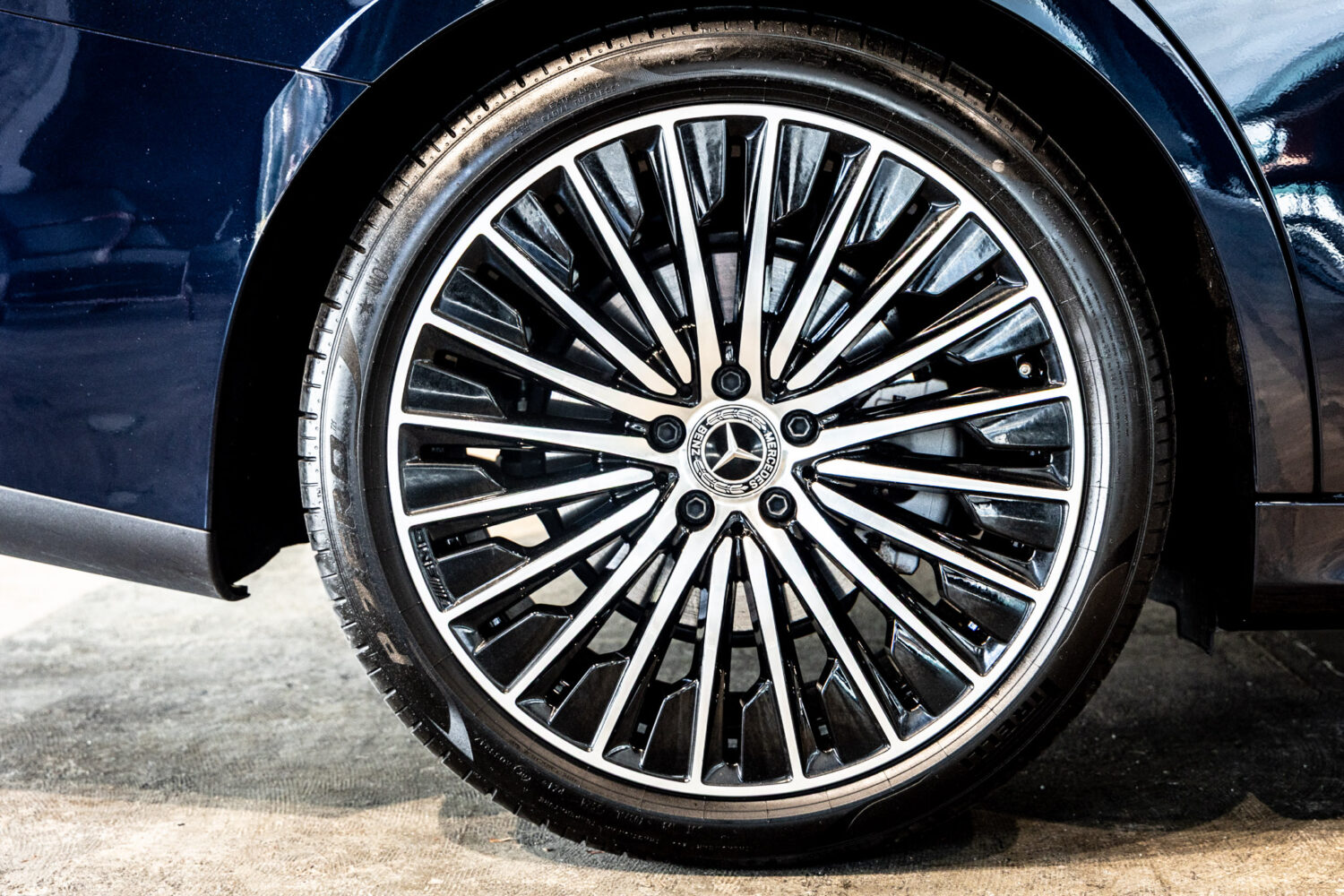 Eクラス E300エクスクルーシブ AMGライン(ISG)