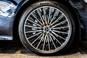 Eクラス E300エクスクルーシブ AMGライン(ISG)