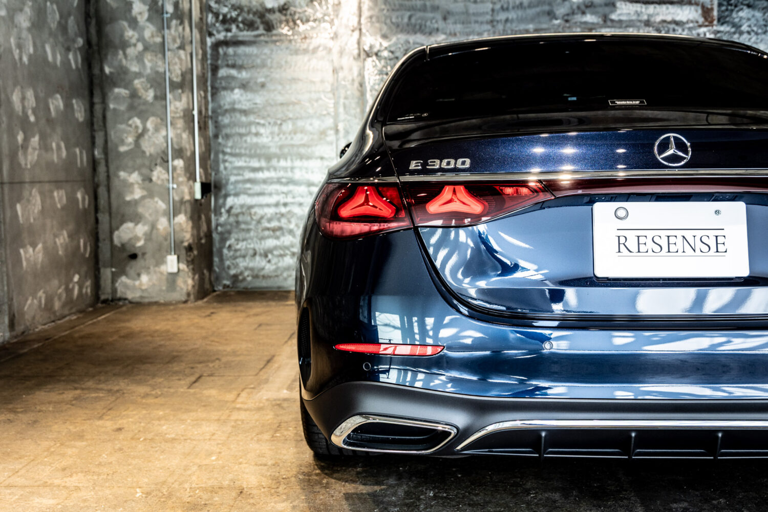 Eクラス E300エクスクルーシブ AMGライン(ISG)