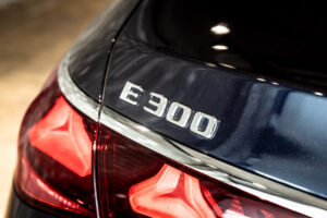 Eクラス E300エクスクルーシブ AMGライン(ISG)
