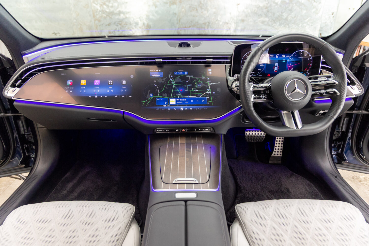 Eクラス E300エクスクルーシブ AMGライン(ISG)