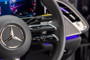 Eクラス E300エクスクルーシブ AMGライン(ISG)