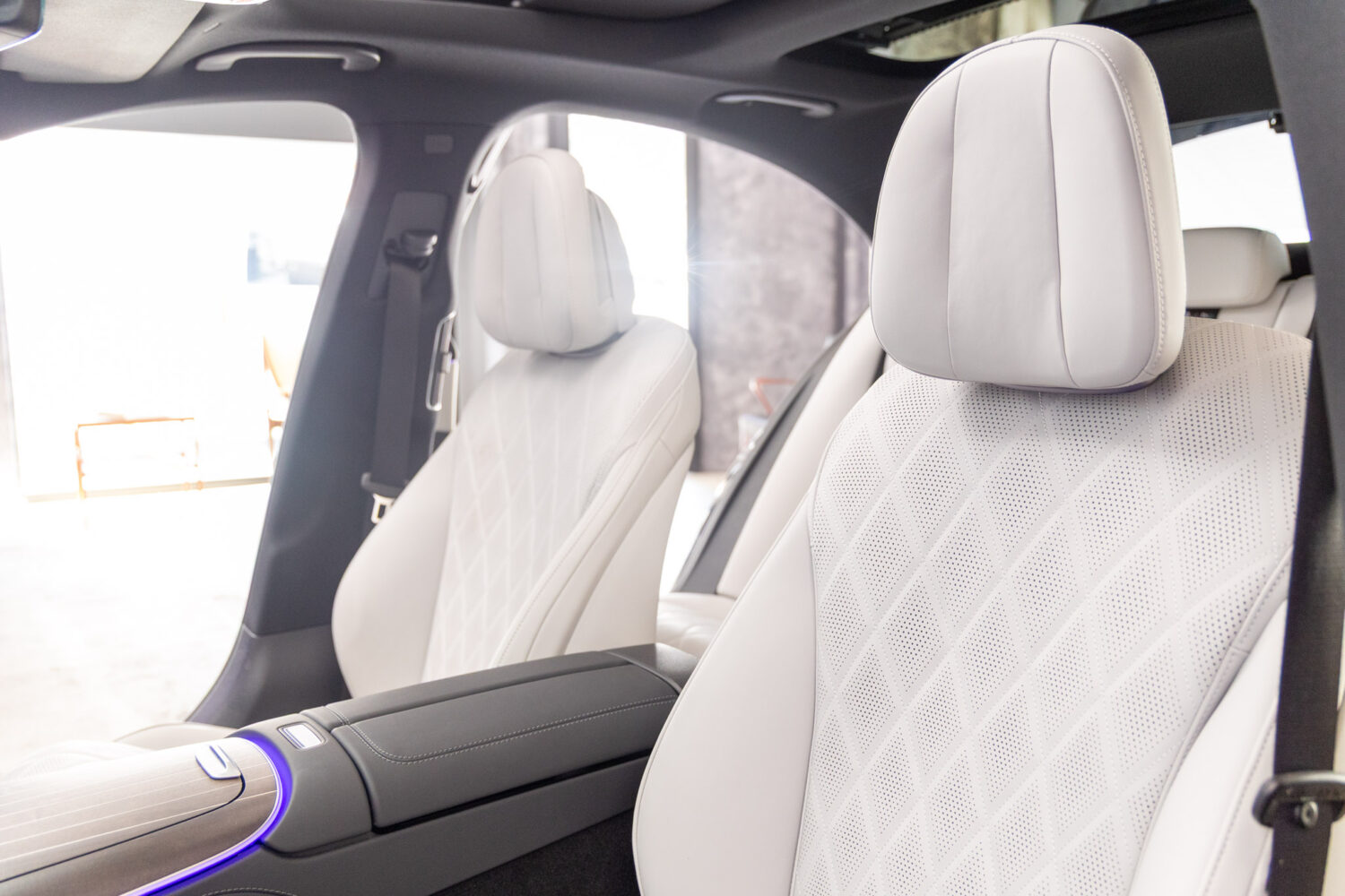 Eクラス E300エクスクルーシブ AMGライン(ISG)