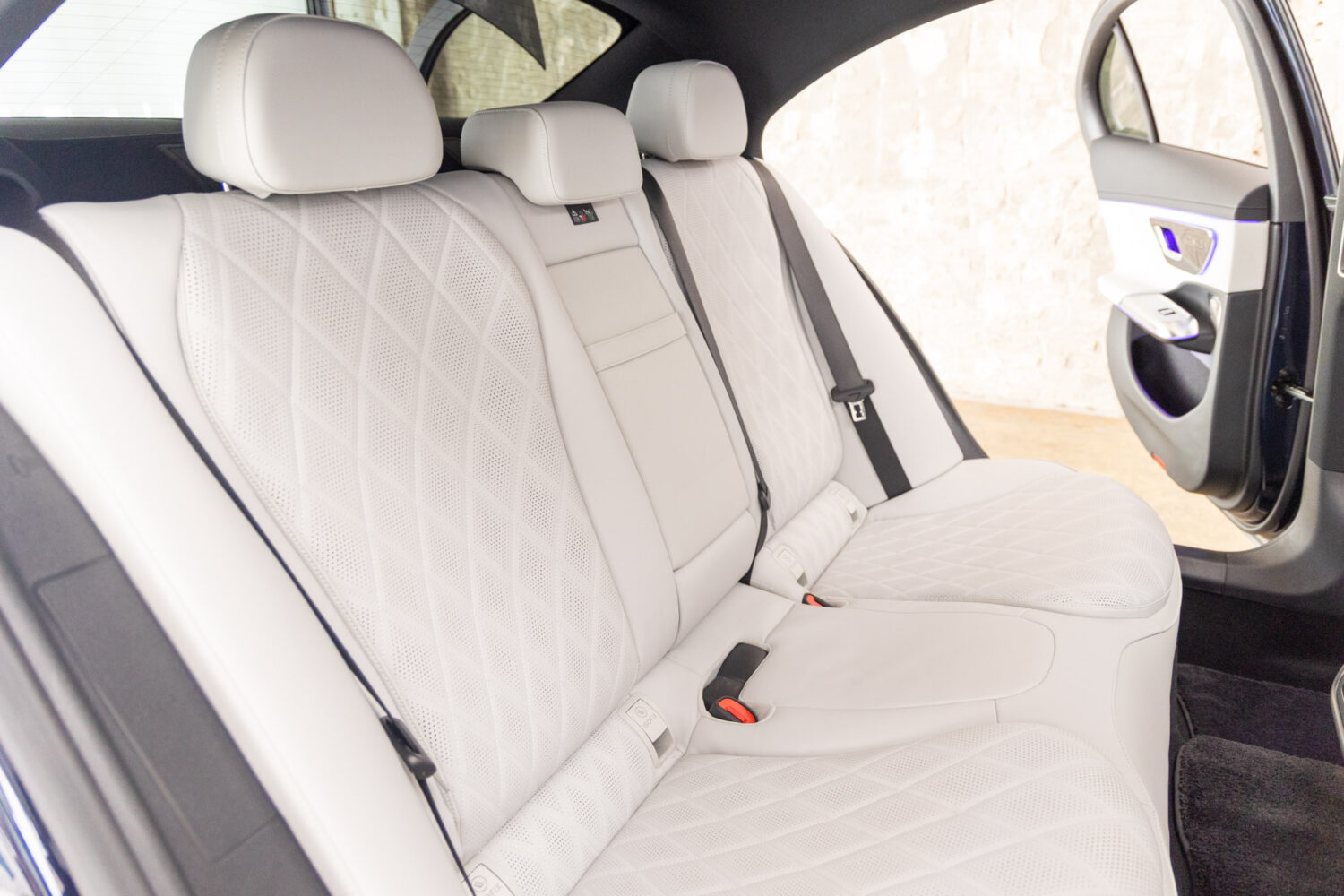 Eクラス E300エクスクルーシブ AMGライン(ISG)