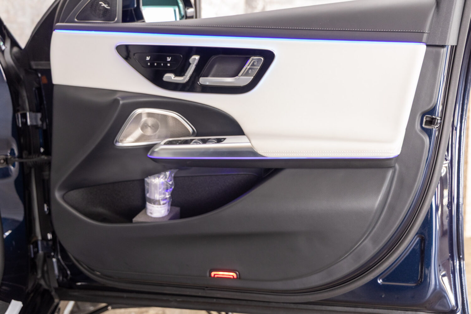 Eクラス E300エクスクルーシブ AMGライン(ISG)