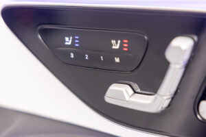 Eクラス E300エクスクルーシブ AMGライン(ISG)