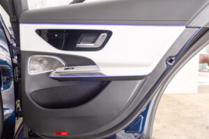 Eクラス E300エクスクルーシブ AMGライン(ISG)