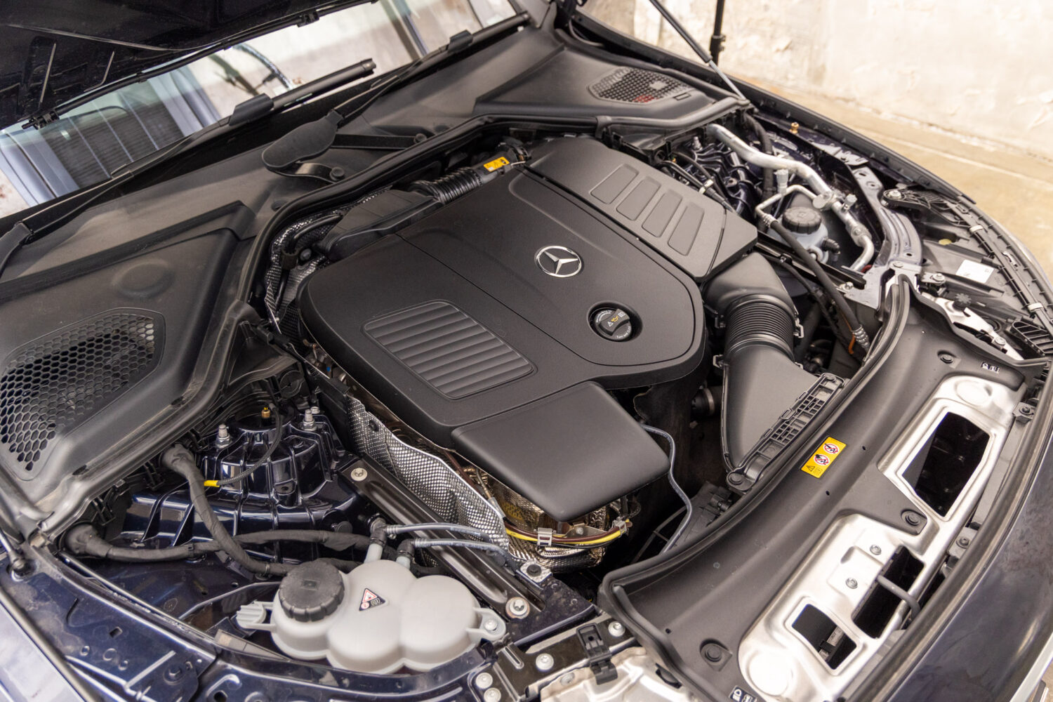 Eクラス E300エクスクルーシブ AMGライン(ISG)