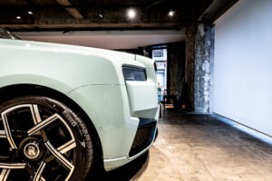 ブラックバッジカリナン 4WD 4名