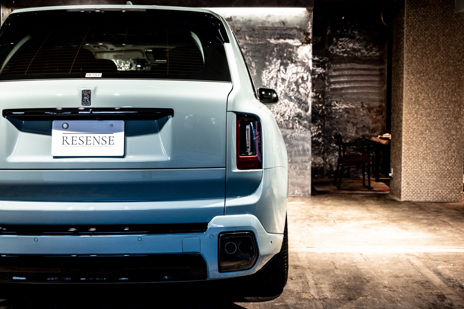 ブラックバッジカリナン 4WD 4名