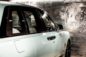 ブラックバッジカリナン 4WD 4名