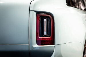 ブラックバッジカリナン 4WD 4名