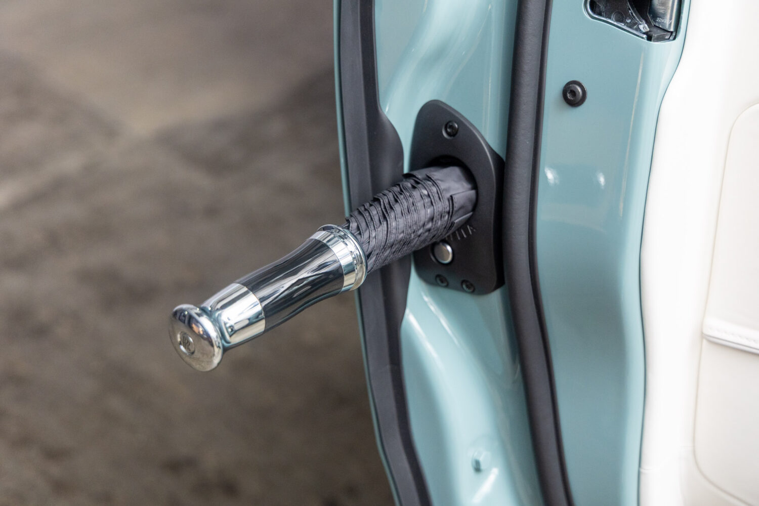 ブラックバッジカリナン 4WD 4名