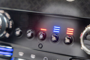 ブラックバッジカリナン 4WD 4名