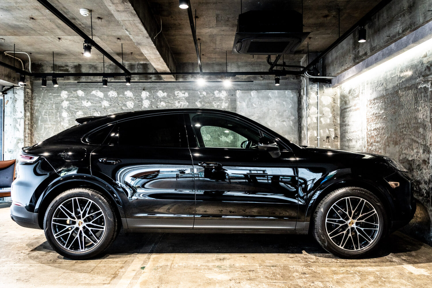 カイエンクーペ ティプトロニックS リアコンフォートベンチシート 4WD